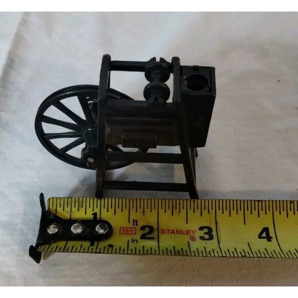Vintage Die Cast Miniature Knife Grinder - Pencil Sharpener - Cumberland Falls - Picture 3 of 5